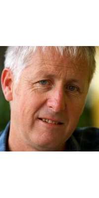 Liam Davison, Australian author., dies at age 56